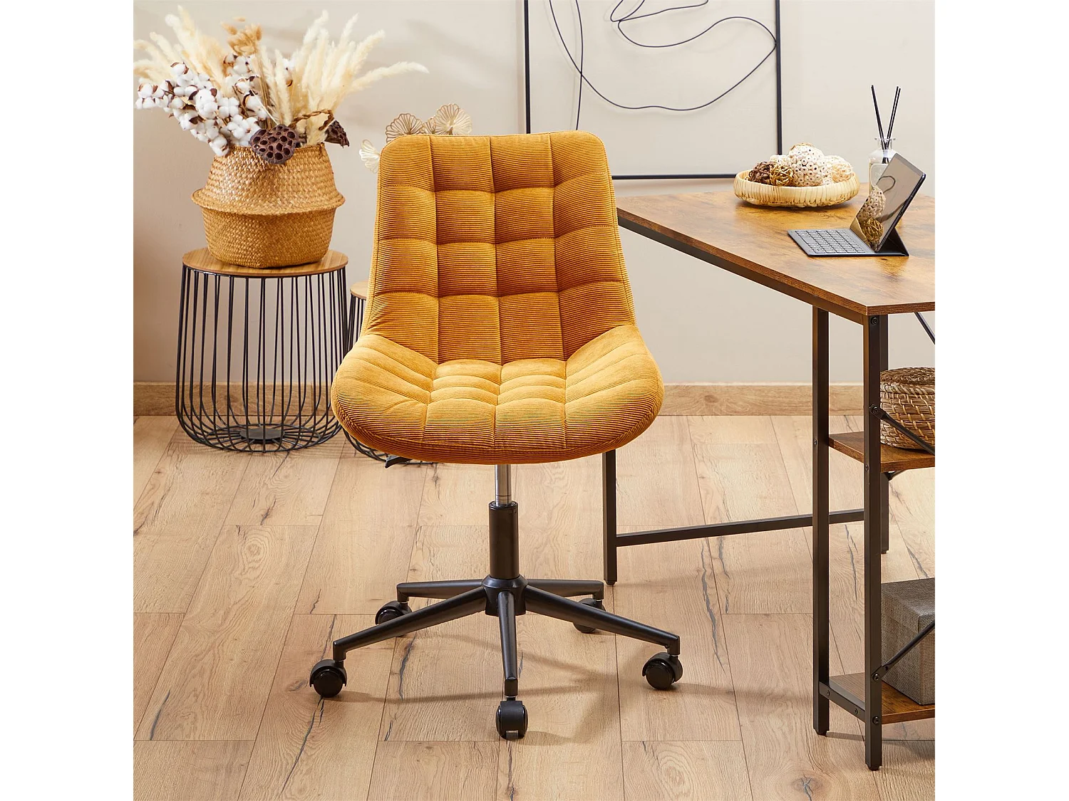 Chaise de bureau VASILO fauteuil en velours côtelé jaune moutarde avec piétement en métal laqué noir