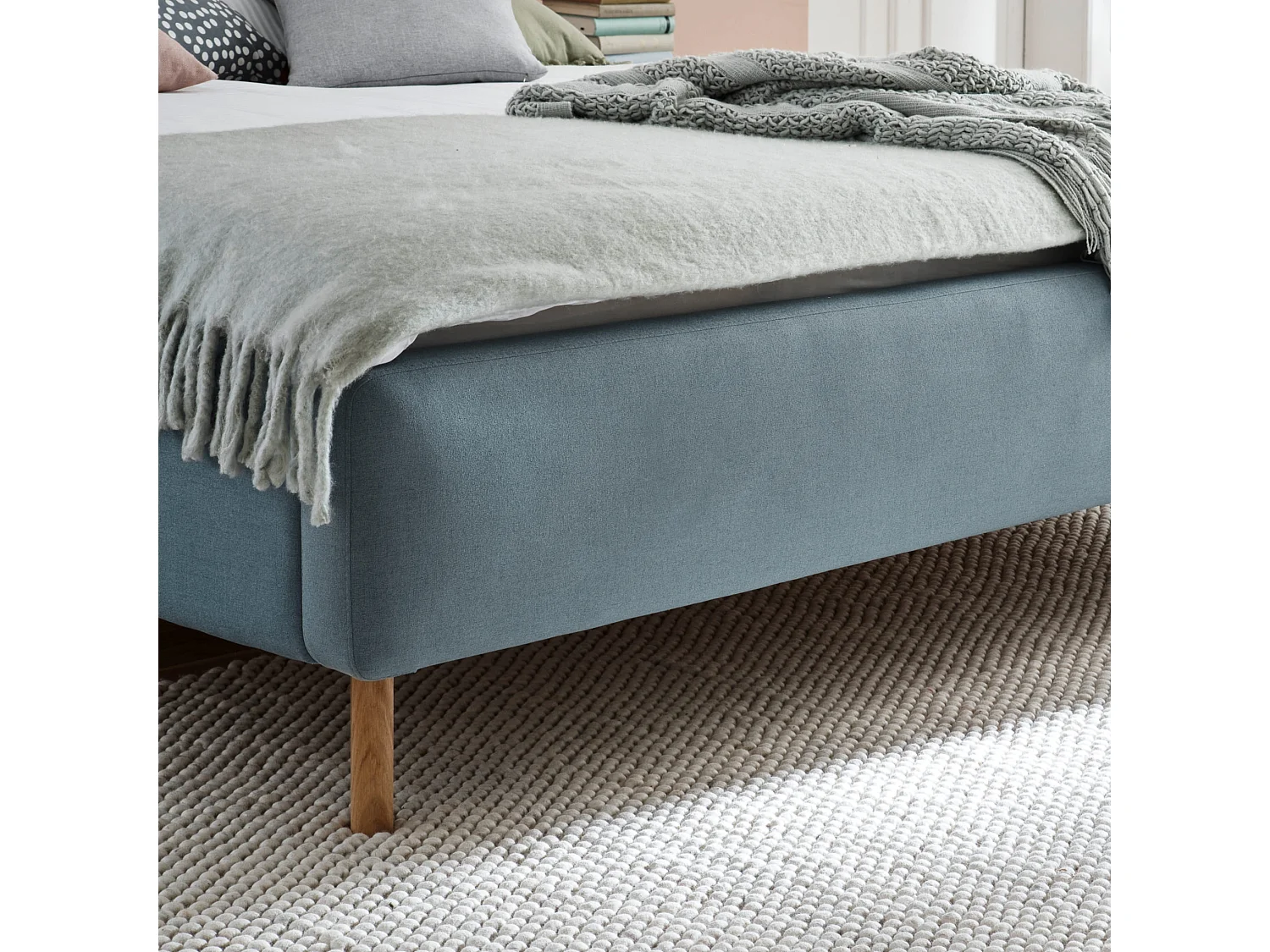 Lit scandinave en tissu rembourré bleu clair 140x200 - LT8001