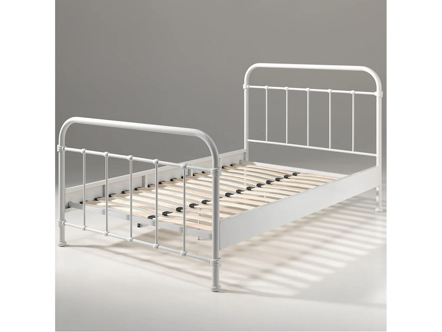 Lit enfant en métal blanc avec sommier 120x200