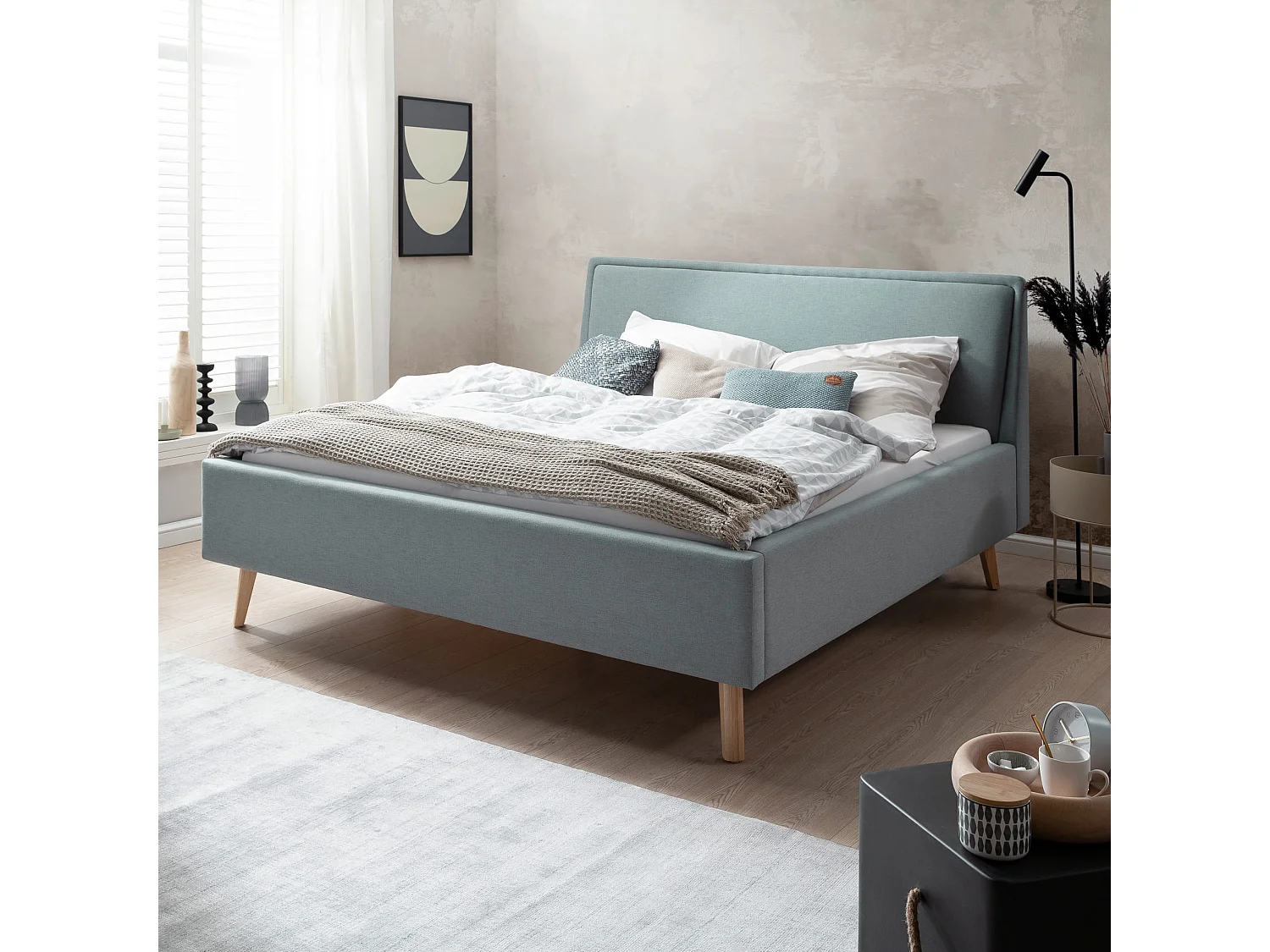 Lit rembourré en tissu bleu ciel avec tête de lit lisse 140x200 - LT8003