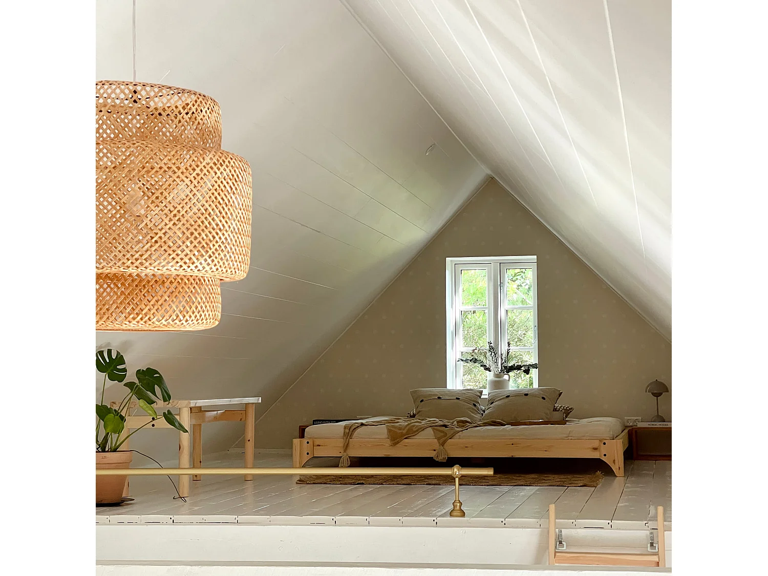 Lit ELAN en pin massif naturel avec sommier 180x200