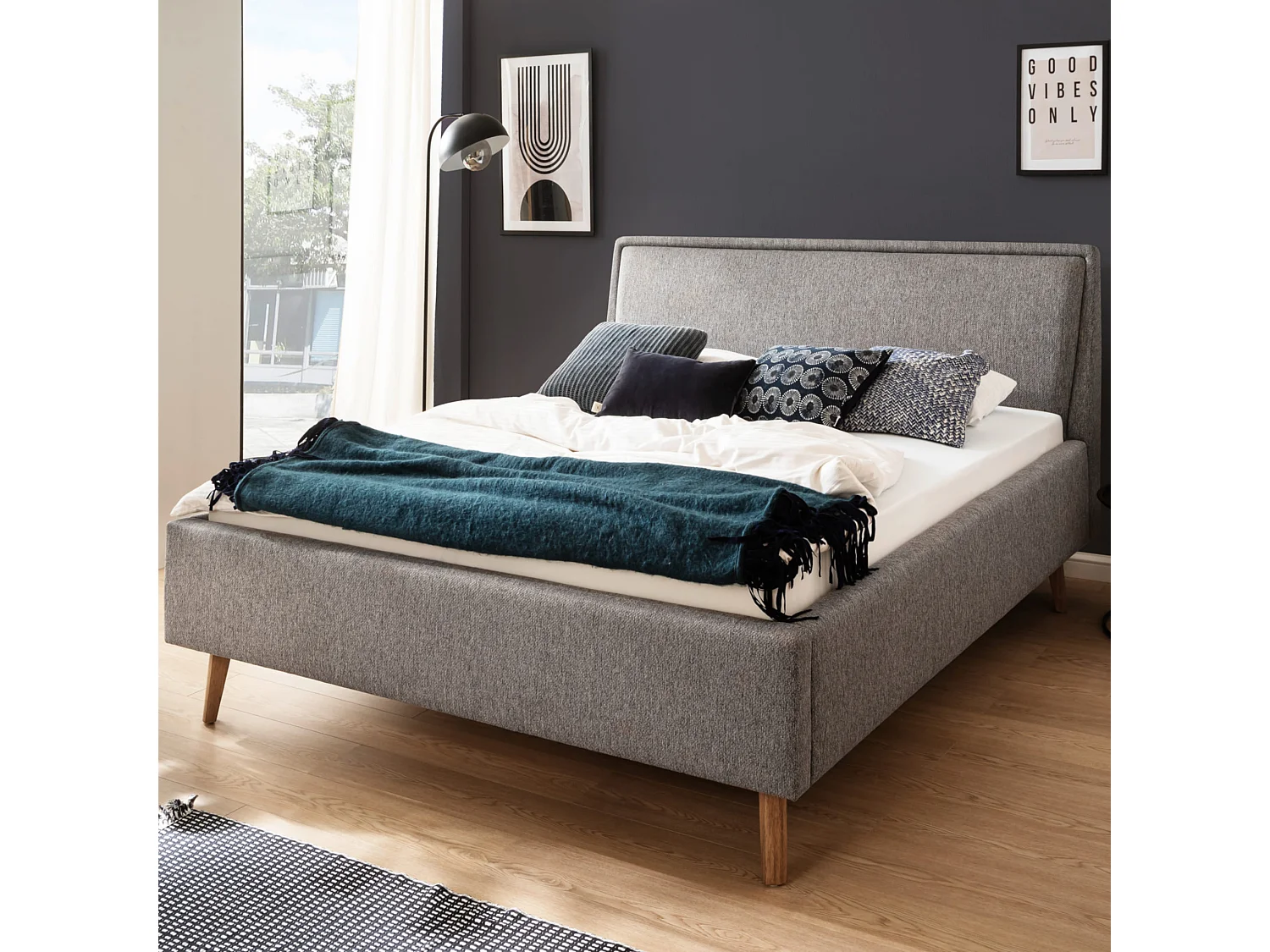 Lit rembourré en tissu gris avec tête de lit lisse 140x200 - LT8003