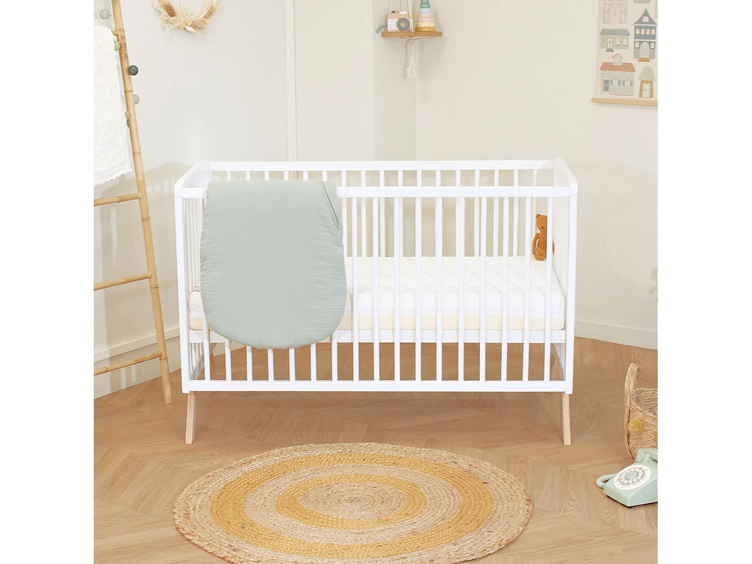 Lit bébé en bois massif blanc avec sommier réglable en hauteur 60x120