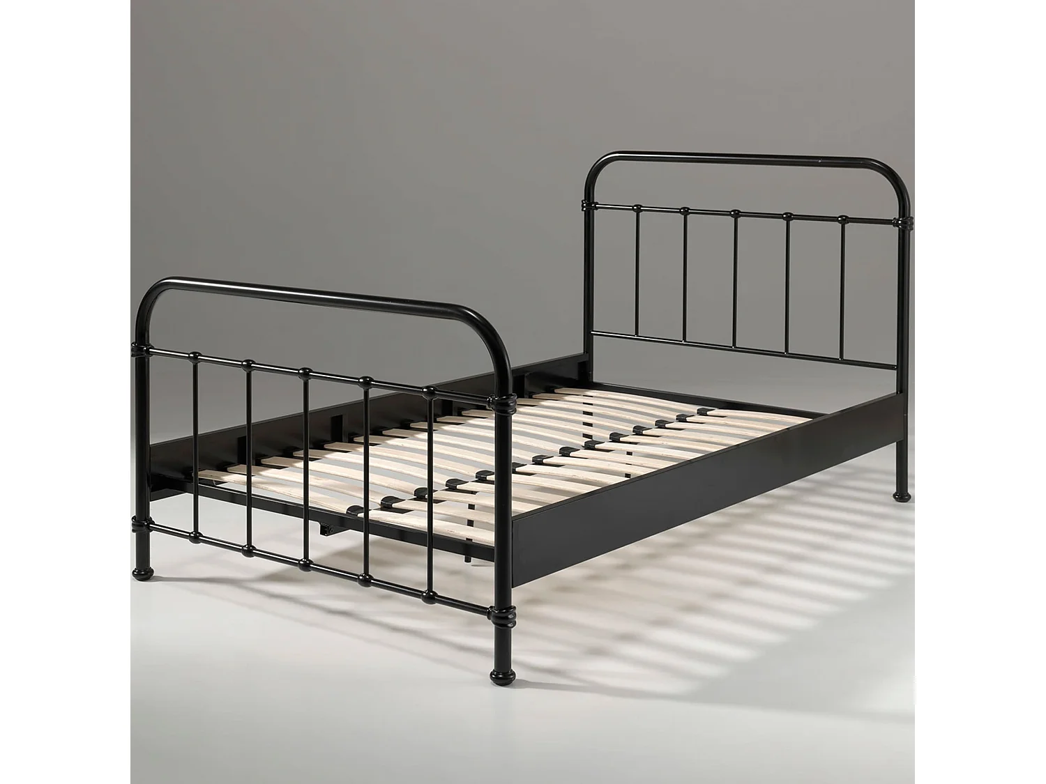 Lit enfant en métal noir avec sommier 120x200