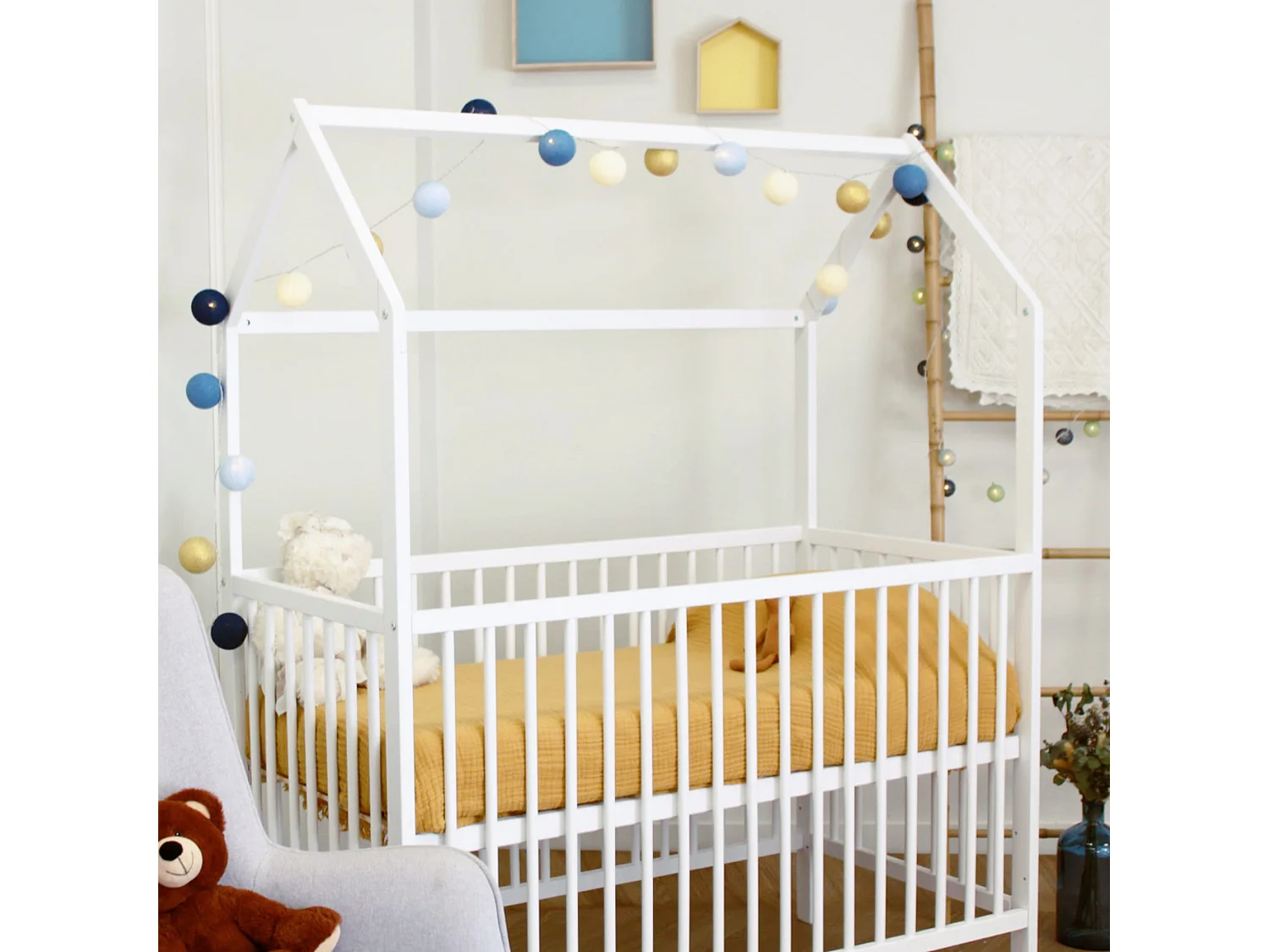 Lit bébé cabane évolutif en bois massif blanc 60x120