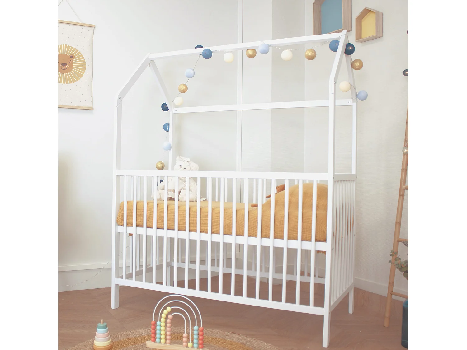 Lit bébé cabane évolutif en bois massif blanc 60x120