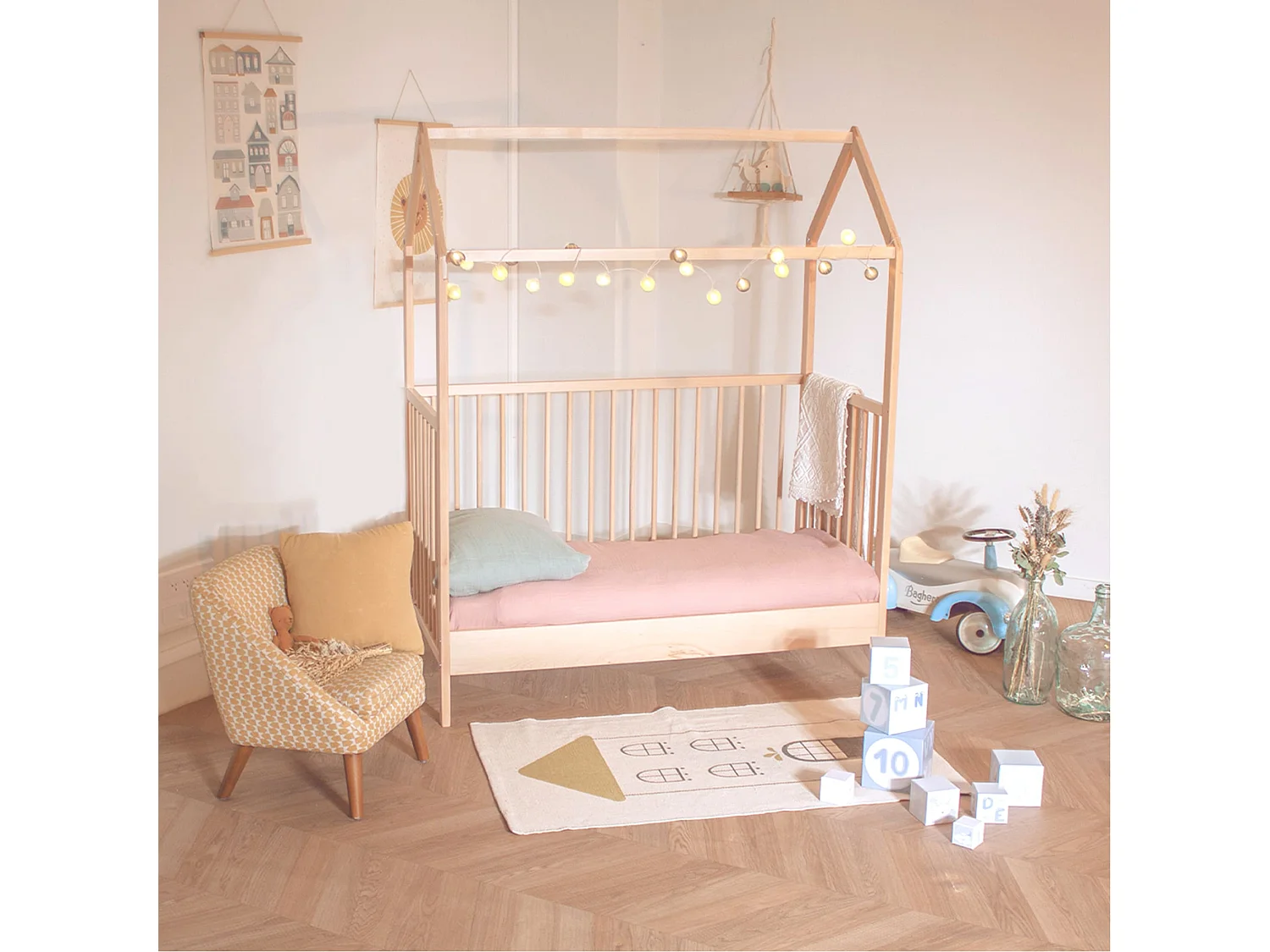 Lit bébé cabane évolutif en bois massif naturel 60x120