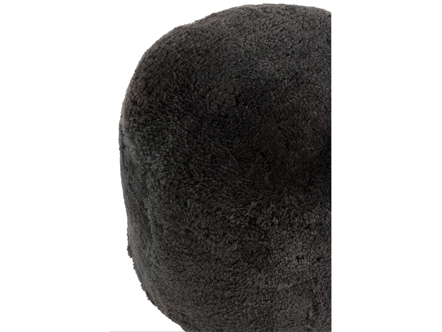 Ronde donkergrijze schapenvacht poef Mojo D 57 cm