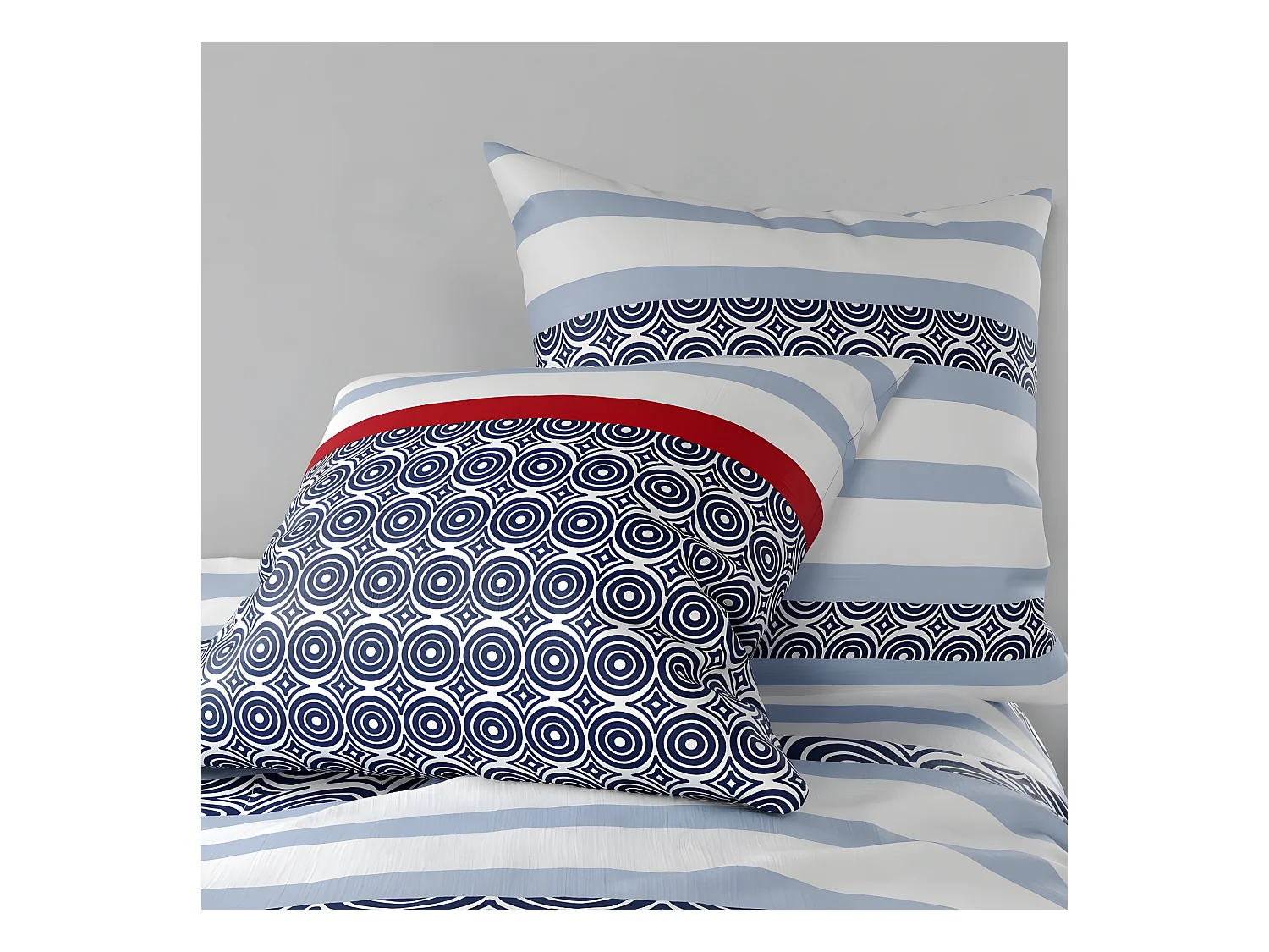 Housse de couette 240x260 cm + 2 taies d'oreiller carrées 100% Coton 57 fils Santory