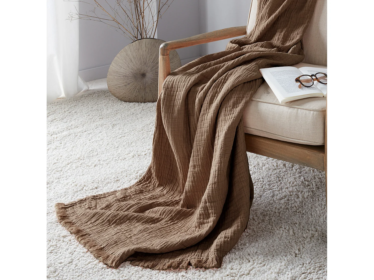 Plaid avec franges 125x180 cm BREHAT 100% gaze de coton marron moka