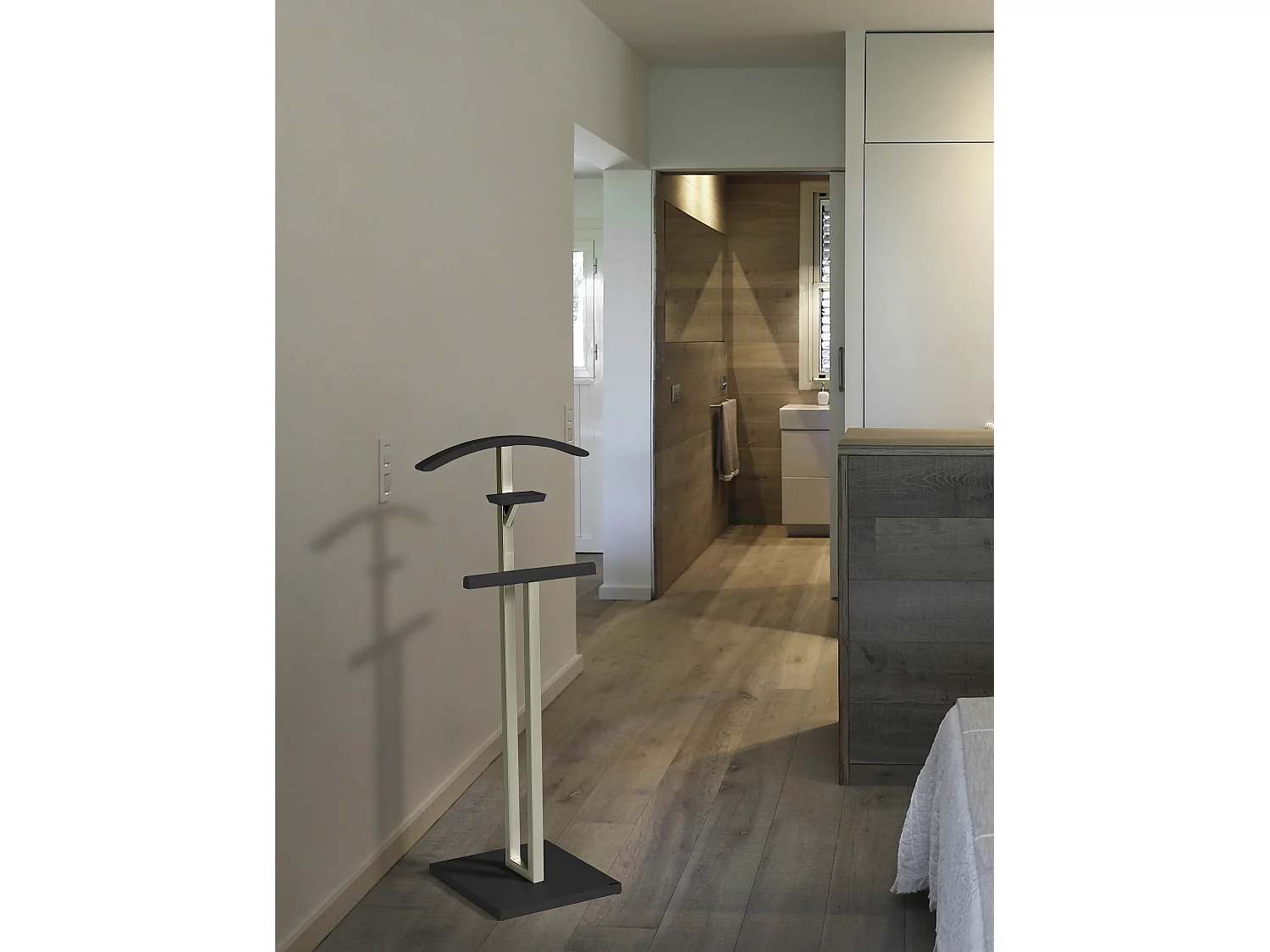 Valet de nuit - H116cm x L46cm x P34cm - hêtre massif noir - New York