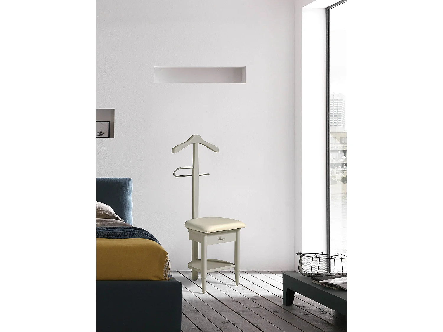 Valet de nuit - H115cm x L45cm x P41cm - hêtre massif taupe - Stanza