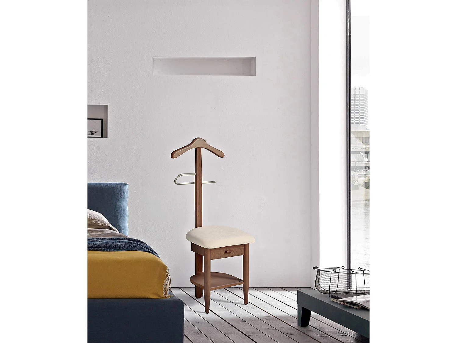 Galán de noche - A115cm x L45cm x F41cm - haya maciza nogal - Stanza