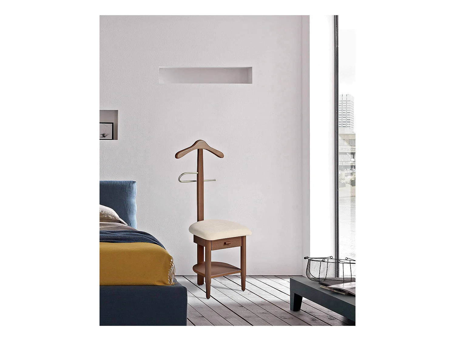 Valet de nuit - H115cm x L45cm x P41cm - hêtre massif noyer - Stanza