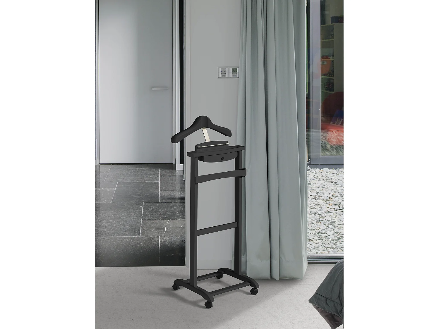 Valet de nuit à roulettes - H110cm x L47cm x P35cm - hêtre massif noir - Rennes