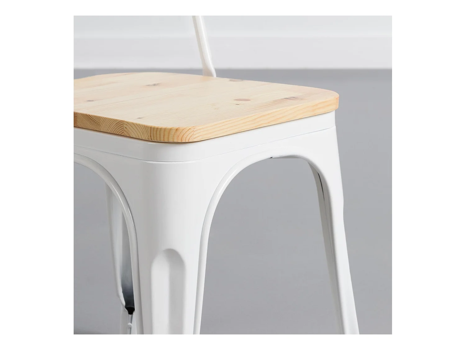 Pack 4 Chaises industrielles robustes avec assise en bois 44x43x84cm Thinia Home