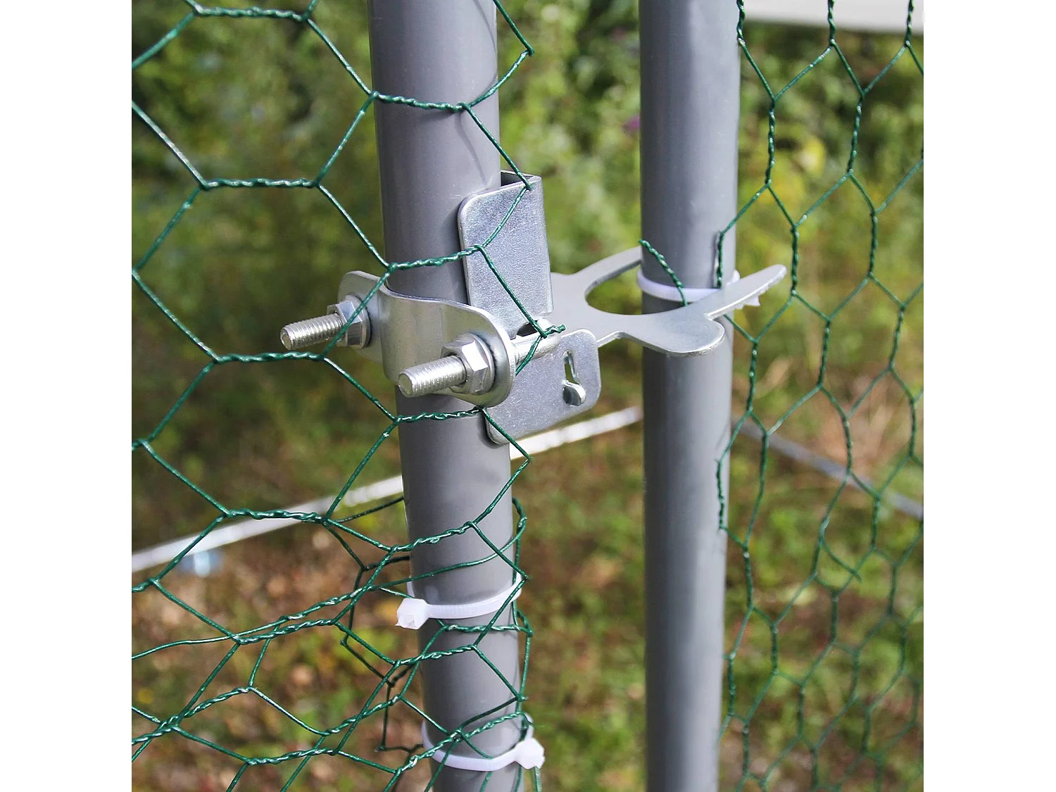 MonsterShop - Pollaio Recinzione Recinto per Capi Pollame Galline Polli Aia Animali Stia Gabbia con Tettoia Impermeabile 3x4x2m