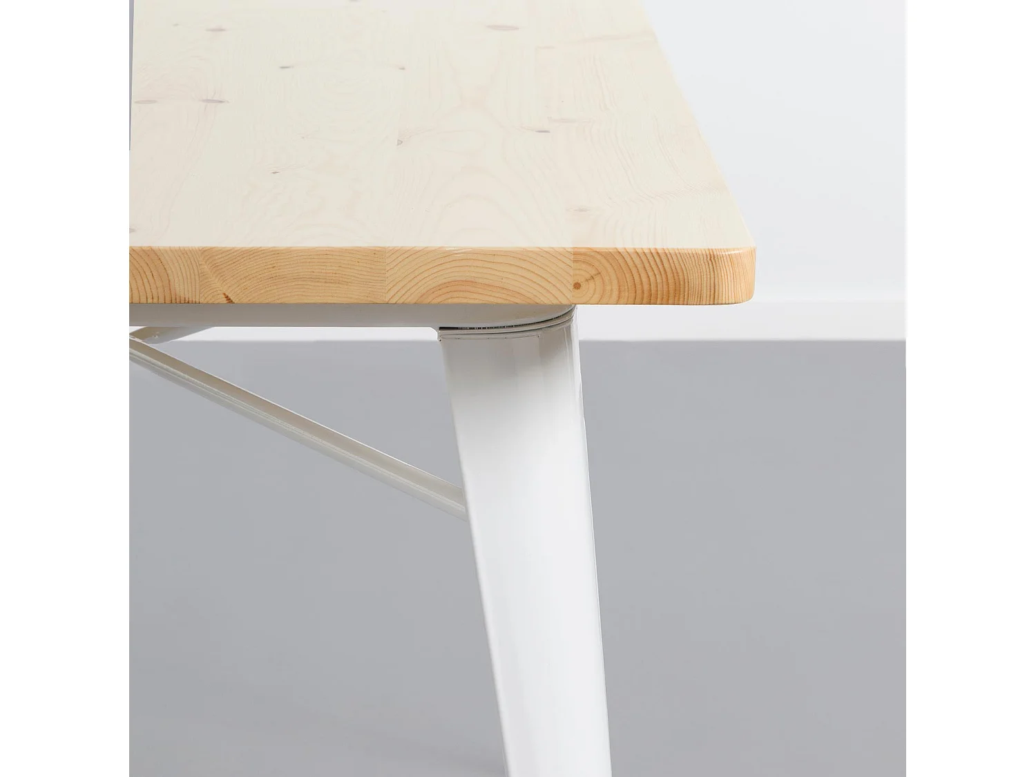 Ensemble de salle à manger table rectangulaire et 4 chaises en bois de fer style industriel Thinia Home