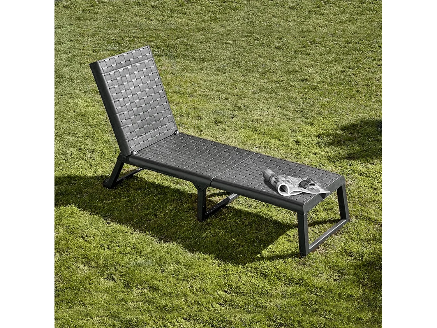 Chaise longue de jardin pliante avec roues Dream Wenge Sund, confortable et facile à transporter