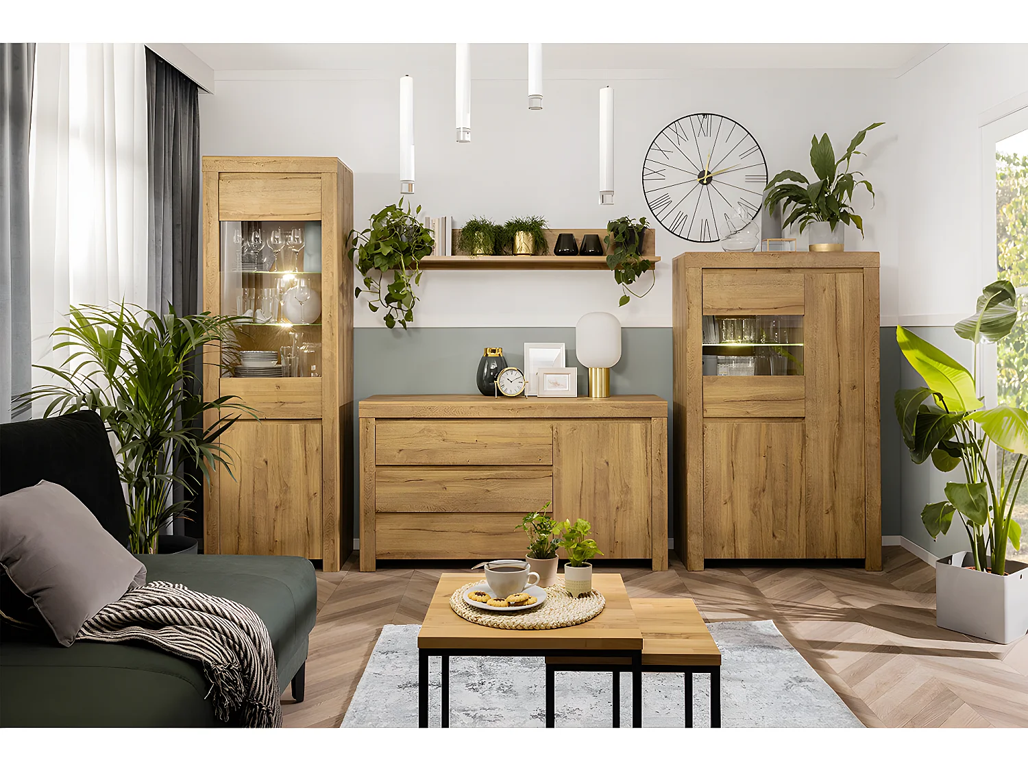 Hella Houten 3-deurs servieskast