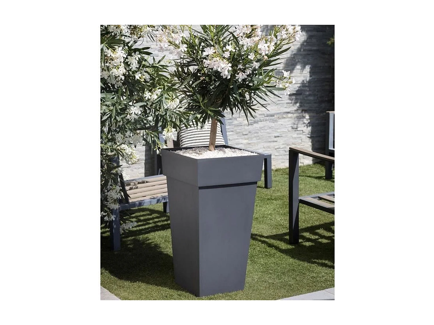 Maceta cuadrada XXL de 43 cm, estilo Toscana - 43,3 x 43,3 x 80 cm (alto) - 98 L - Gris antracita