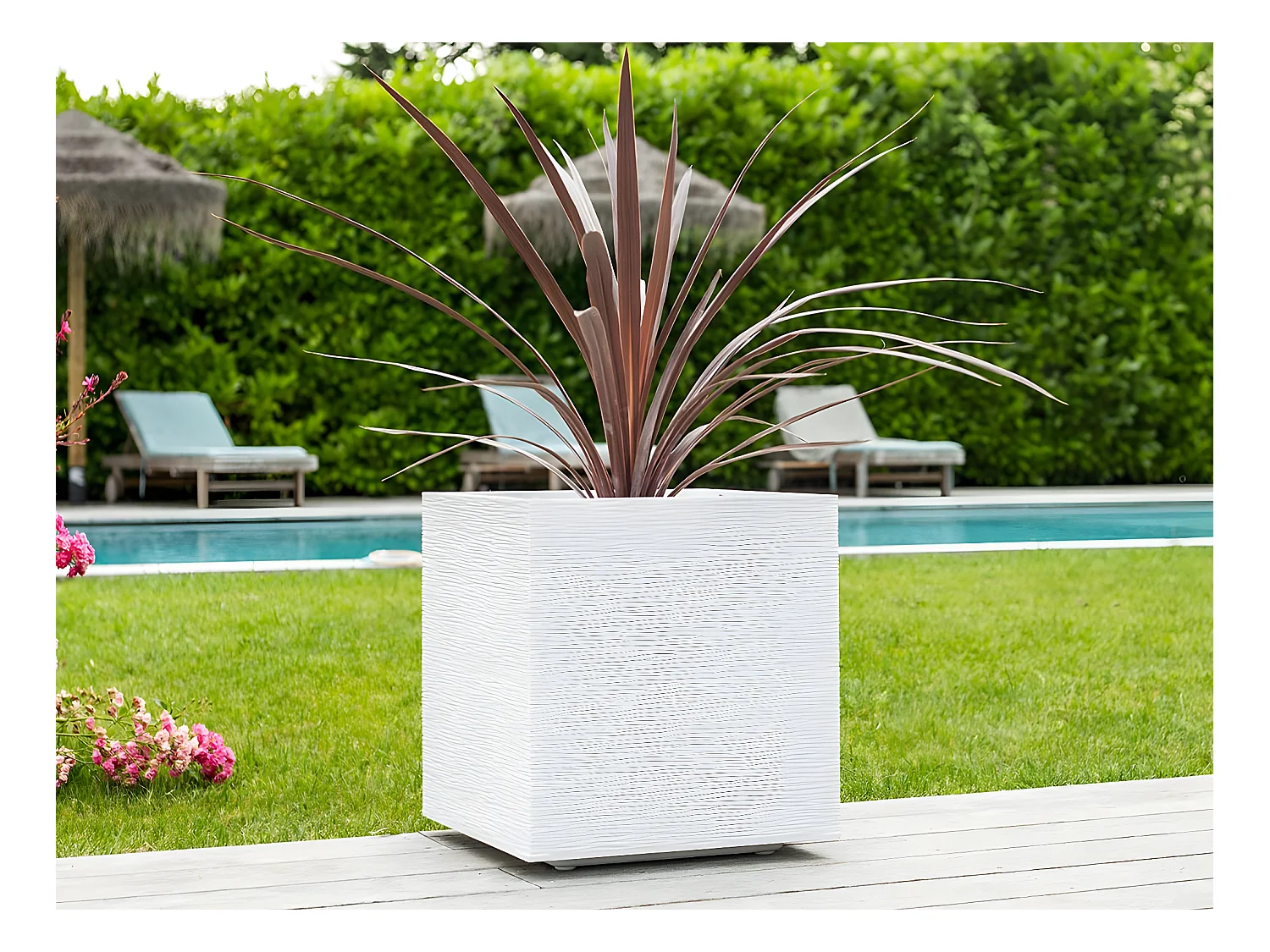 Doniczka Kwadratowa Graphit Biały 39,5 x 39,5 x 43,5 cm - 35 L - Nowoczesny Design - Odporna na Warunki Zewnętrzne i Wewnętrzne