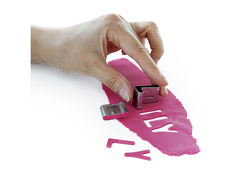 Emporte-Pièces 26 Lettres "Alphabet" 2cm Argent