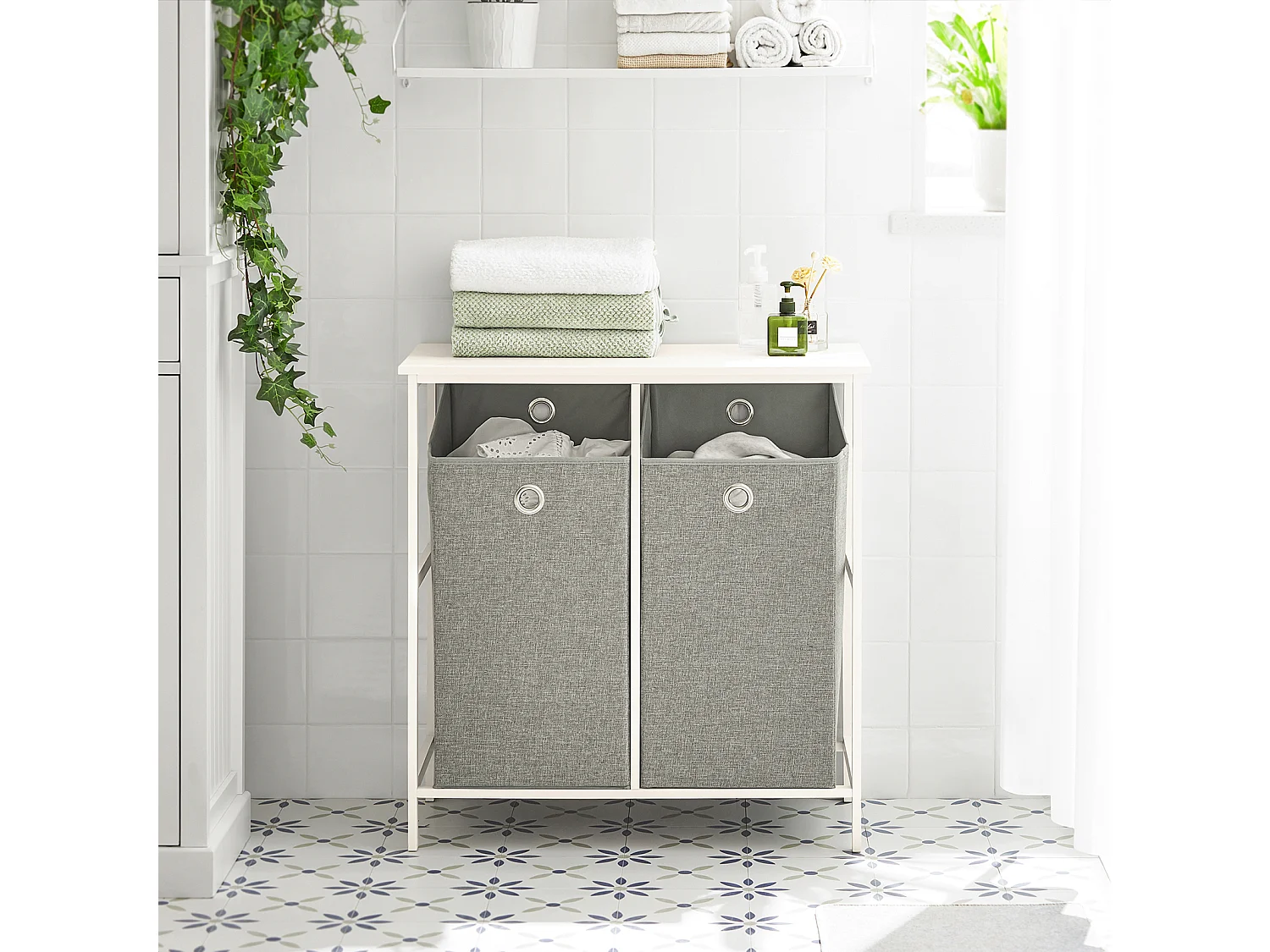 SoBuy BZR57-W Wasmand - Wassorteerder - Waskast voor Wasgoed in de Badkamer - met Legplank - 2 Compartimenten - 2 Verwijderbare Waszakken