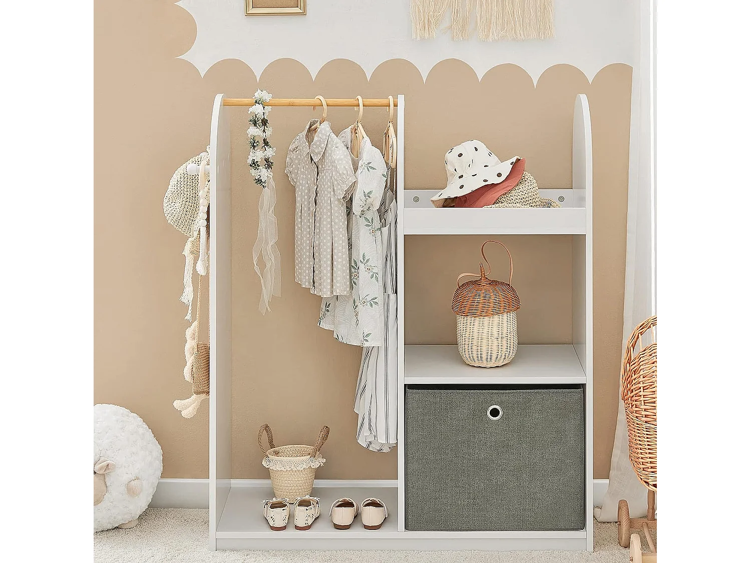 SoBuy KMB40-W Kinderkledingkast, Kinderslaapkamer Kledingrek, Kinderkledingrek, Kledingroedes, Kapstok, Kledingkasten met 3 Planken, 1 Mand en 3 Haken