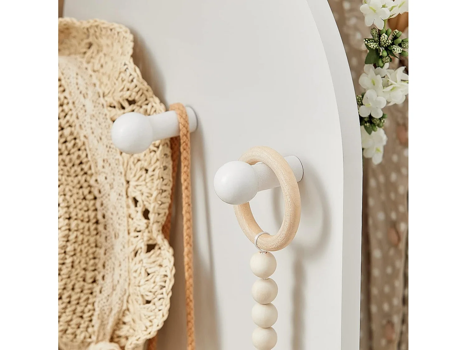 SoBuy KMB40-W Kinderkledingkast, Kinderslaapkamer Kledingrek, Kinderkledingrek, Kledingroedes, Kapstok, Kledingkasten met 3 Planken, 1 Mand en 3 Haken