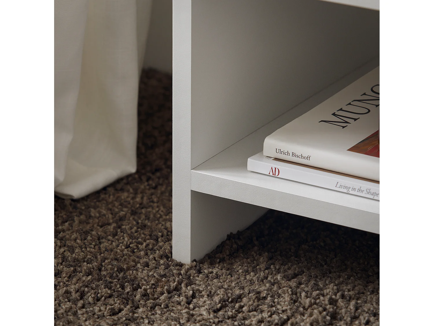 Stolik nocny z szufladą FBT66-W