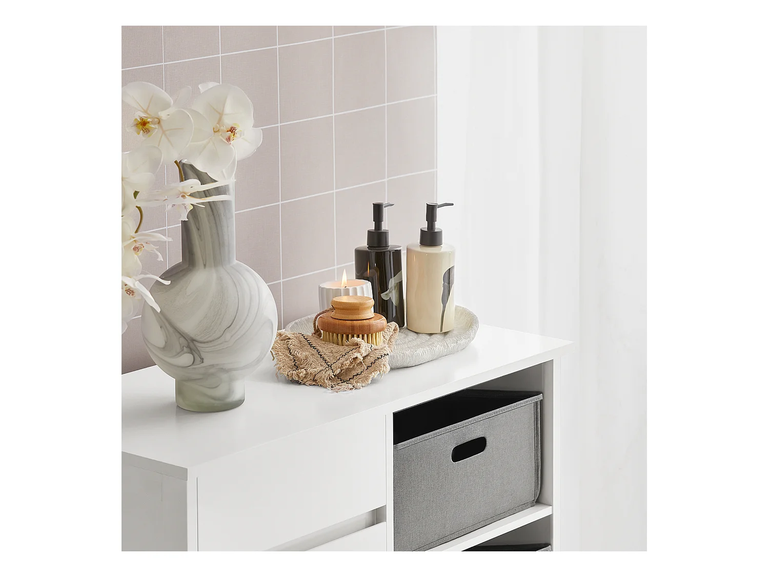 SoBuy BZR77-W Badkamerkast met Kantelbare Wasmand, Badkamermeubel met Waskast, Lage Kast, Staande Kast met 1 Lade, 1 Wasmand en 3 Compartiment