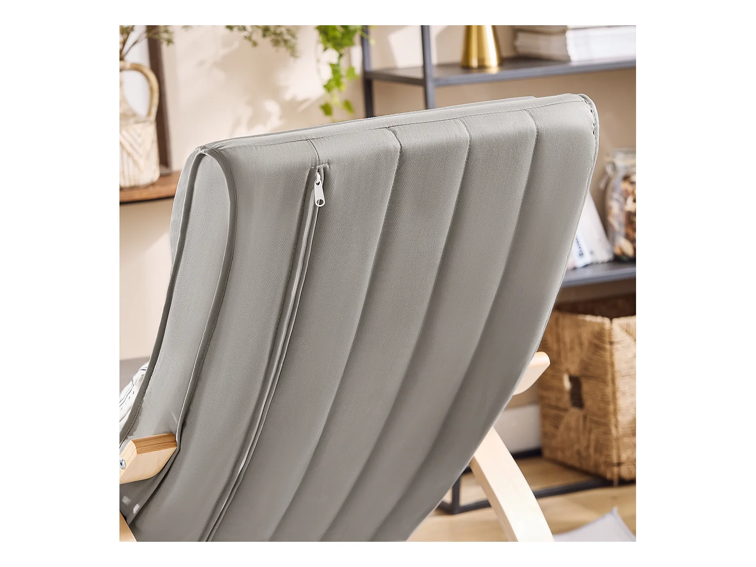 Bujane krzesło z regulowanym podnóżkiem FST16-DG