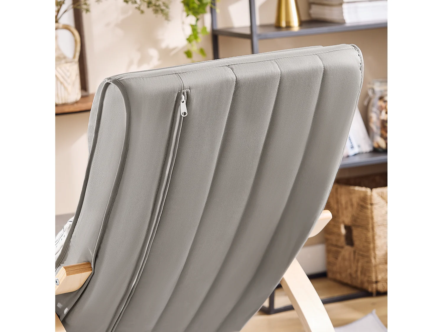 Bujane krzesło z regulowanym podnóżkiem FST16-DG