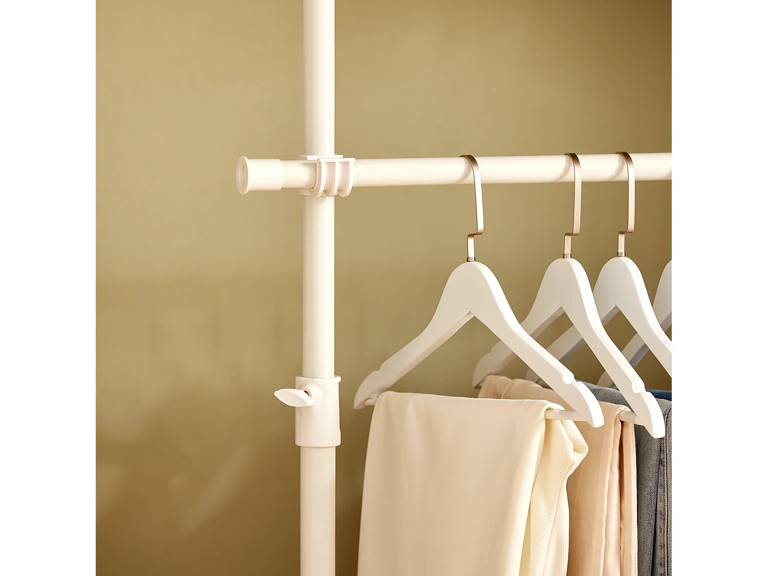 Garderoba z 2 drążkami teleskopowymi FRG109-W
