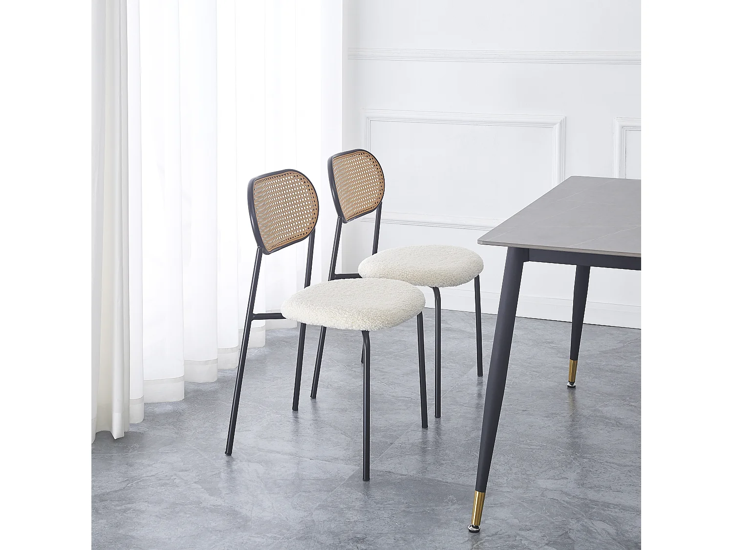 Lot de 2 chaises en métal et cannage avec assise bouclettes