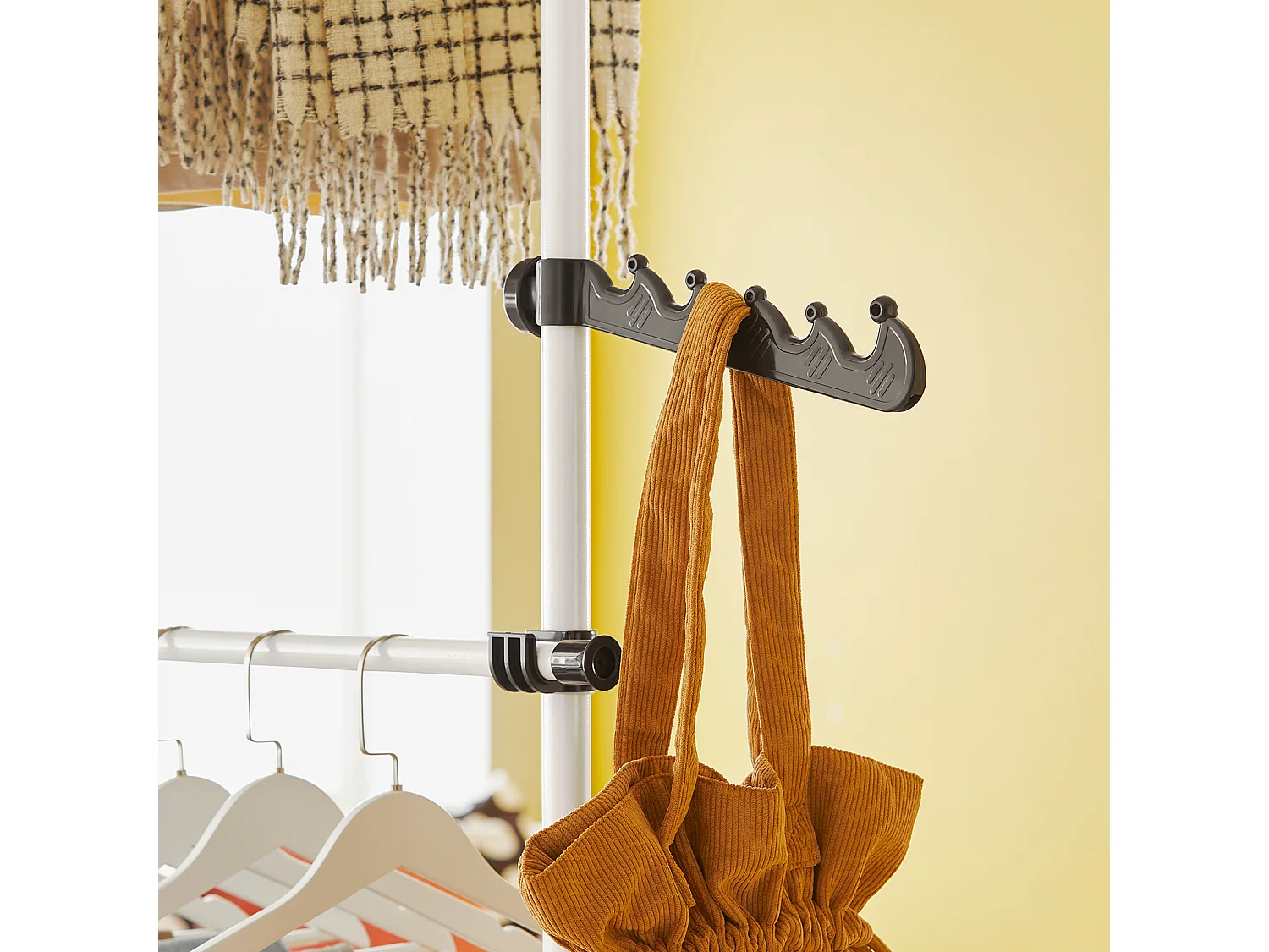 Perchero de Ropa Telescópico Altura Ajustable,Sistema de Perchero Extensible con 4 Barras Blanco KLS03 SoBuy ES