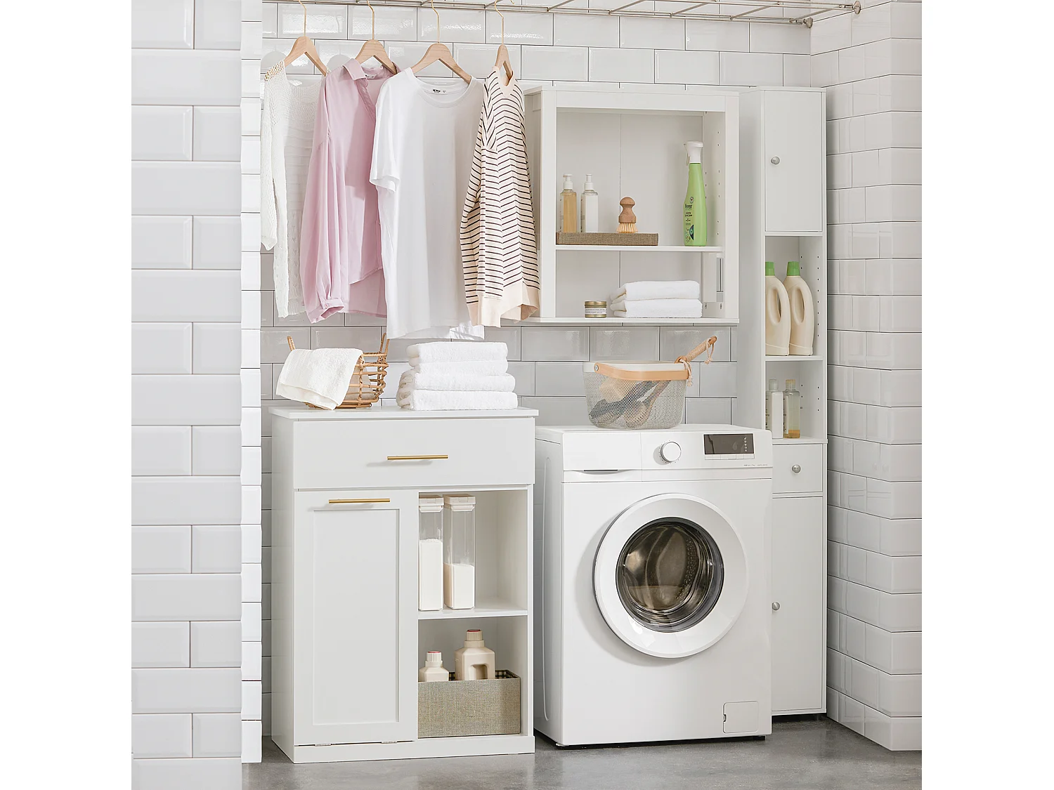 SoBuy BZR66-W Badkamerkast met Kantelbare Wasmand, Badkamermeubel met Waskast, Lage Kast, Staande Kast