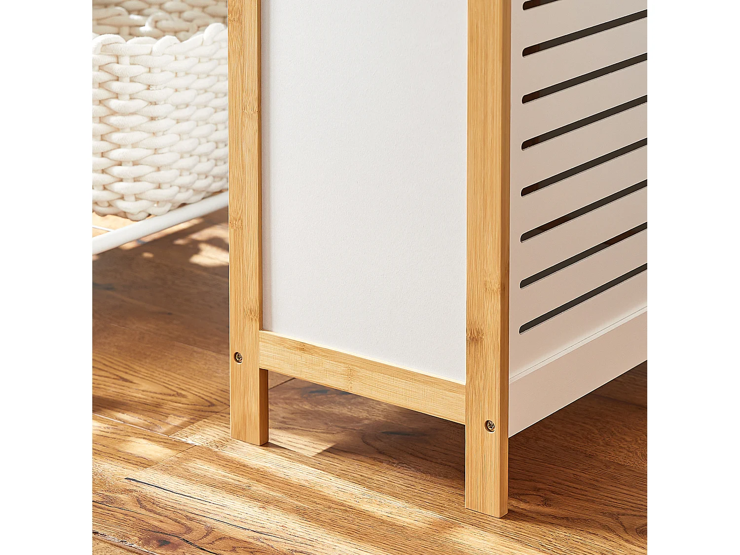 SoBuy FSS66-WN Badkamerkast Opbergkist Wasmand Wasbox Wasverzamelaar Waston met Deksel wit