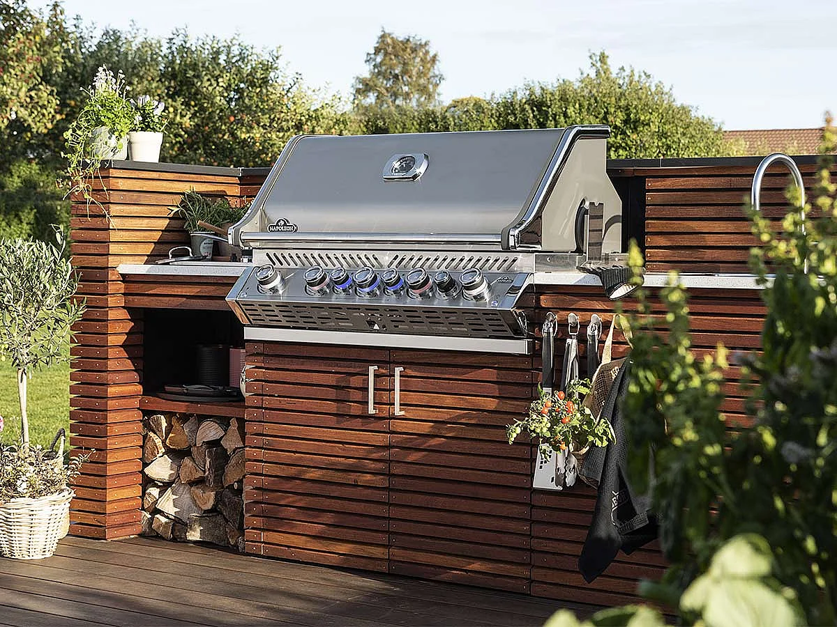 Barbecue gaz encastrable Prestige Pro 665 inox 5 brûleurs + Sizzle Zone + brûleur arrière + Fumage - Napoleon