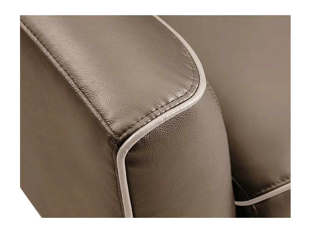 Kanapa 3-osobowa skórzana w kolorze brązowym, z beżowymi lamówkami BATUCO