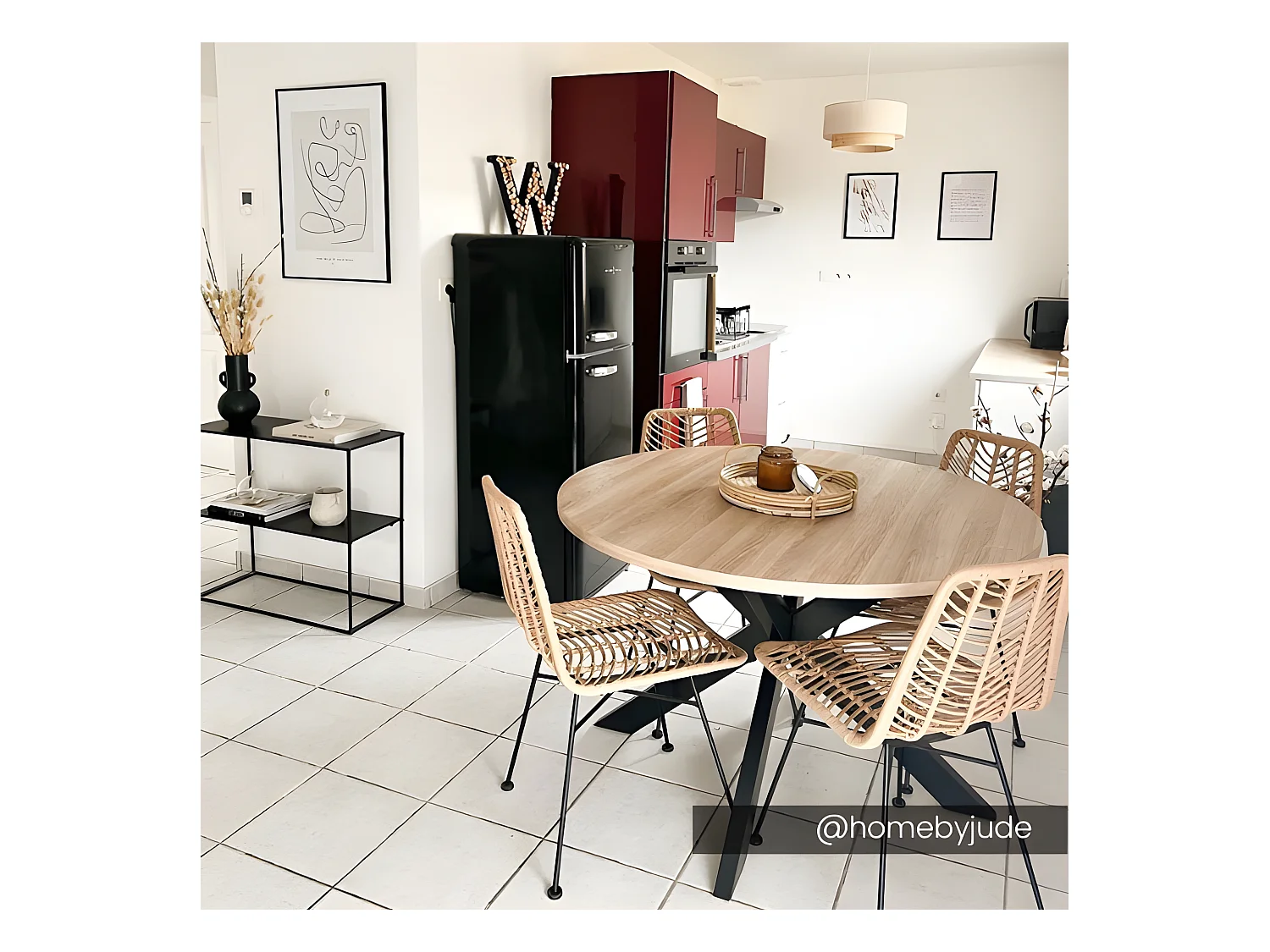 Mesa de comedor TILKI - 4 comensales - MDF y metal - roble y negro