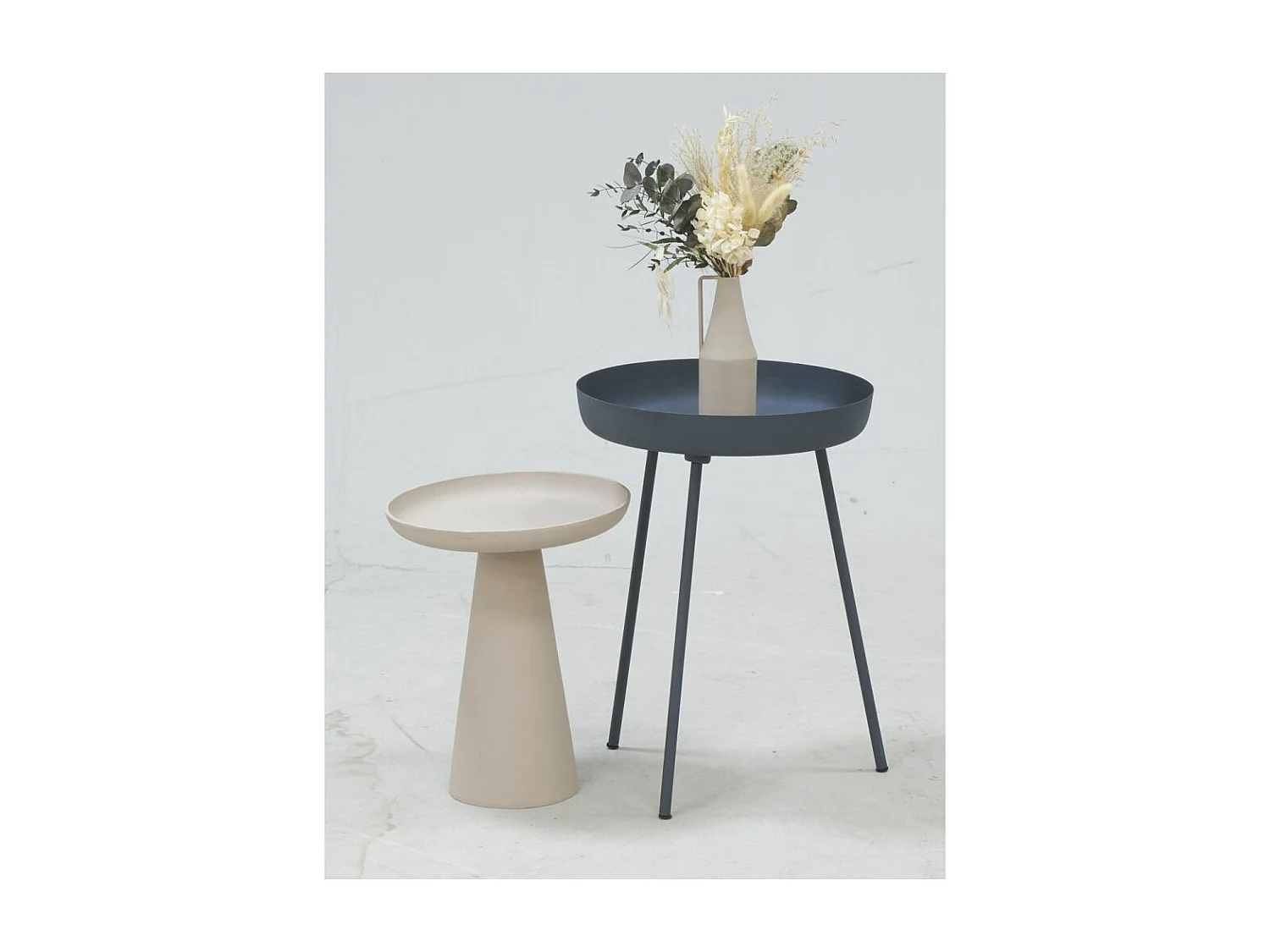 Table d'appoint ronde en métal