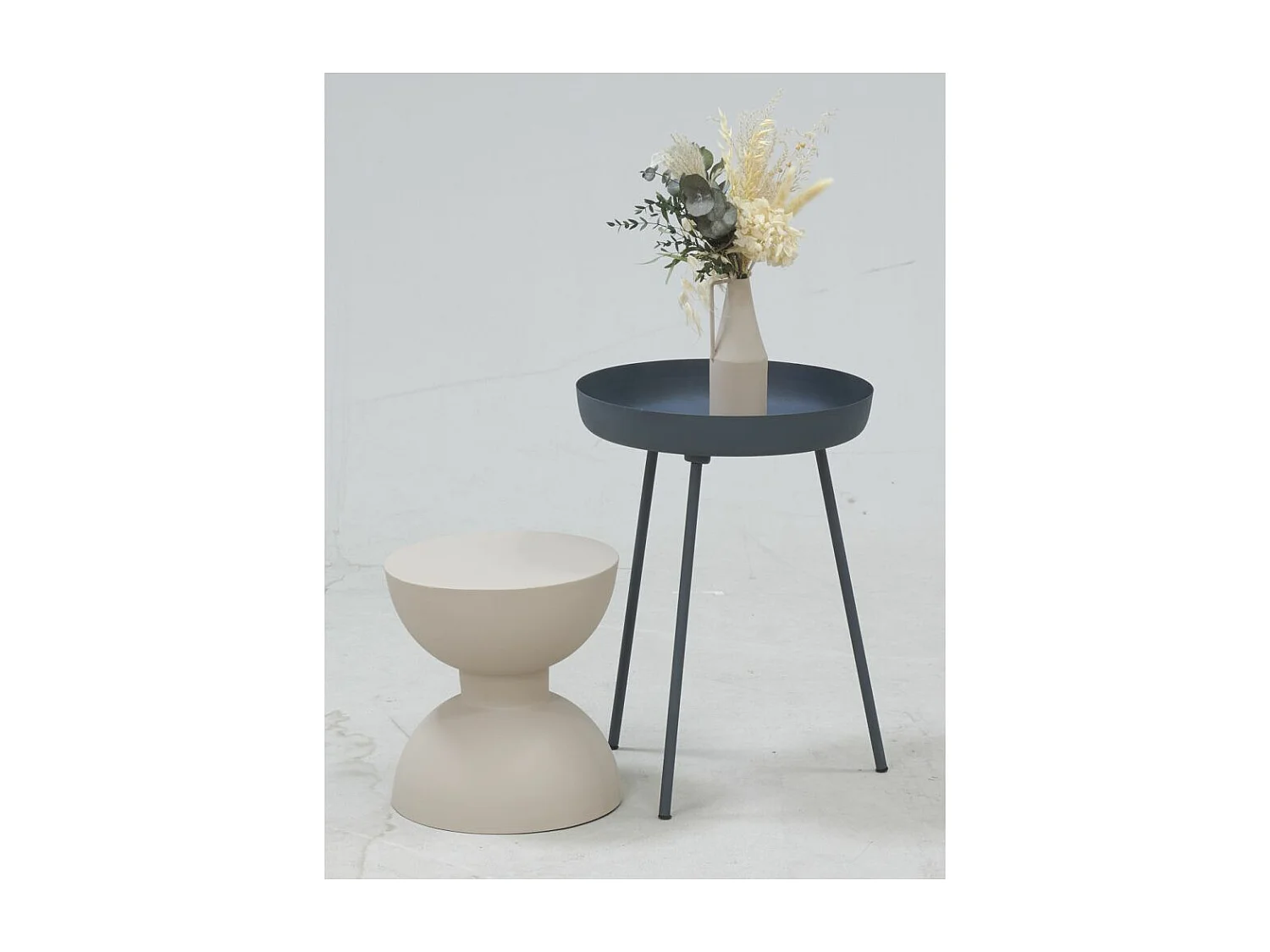 Table d'appoint ronde en métal