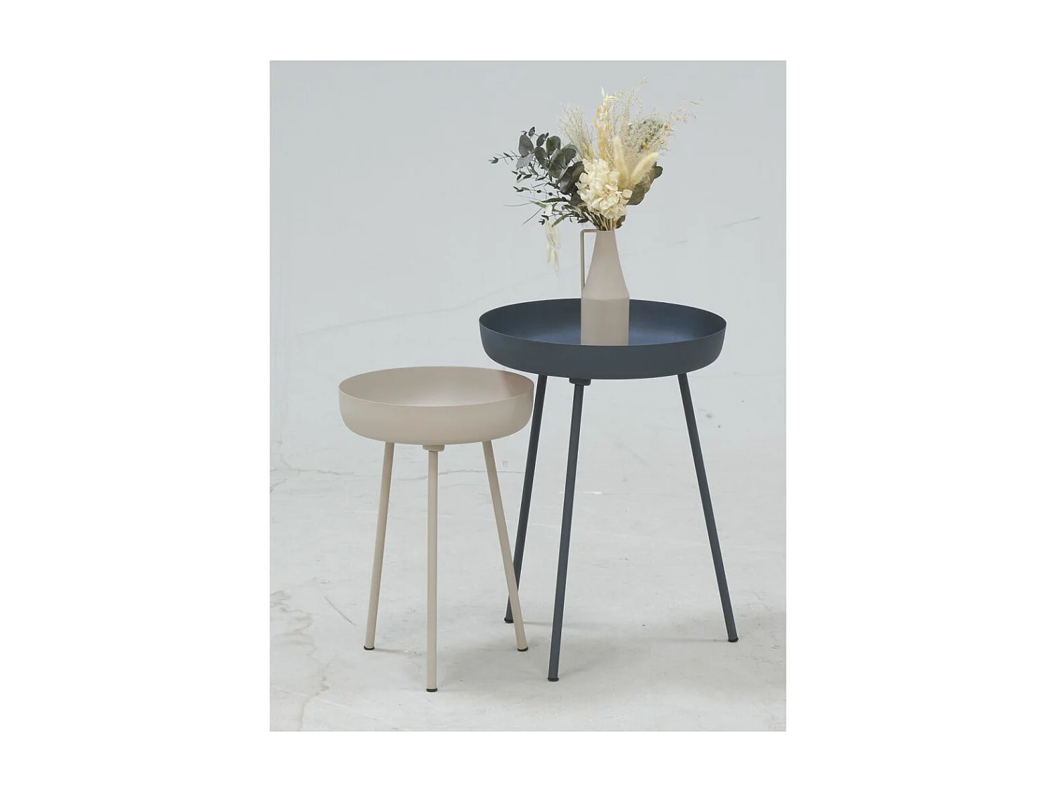 Table d'appoint ronde en métal