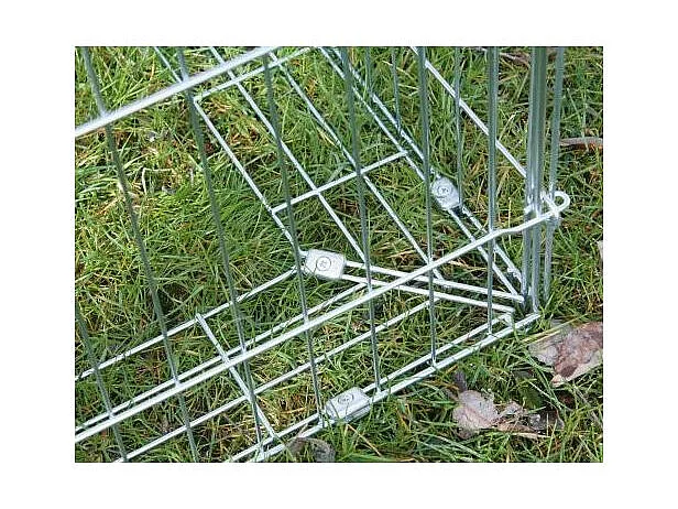 Außengehege mit Dach