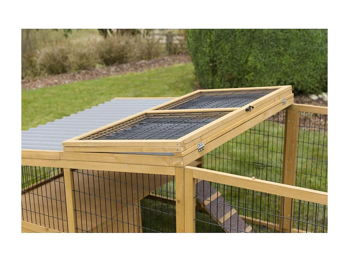 Enclos extérieur pour petits animaux avec dispositif anti-fugue