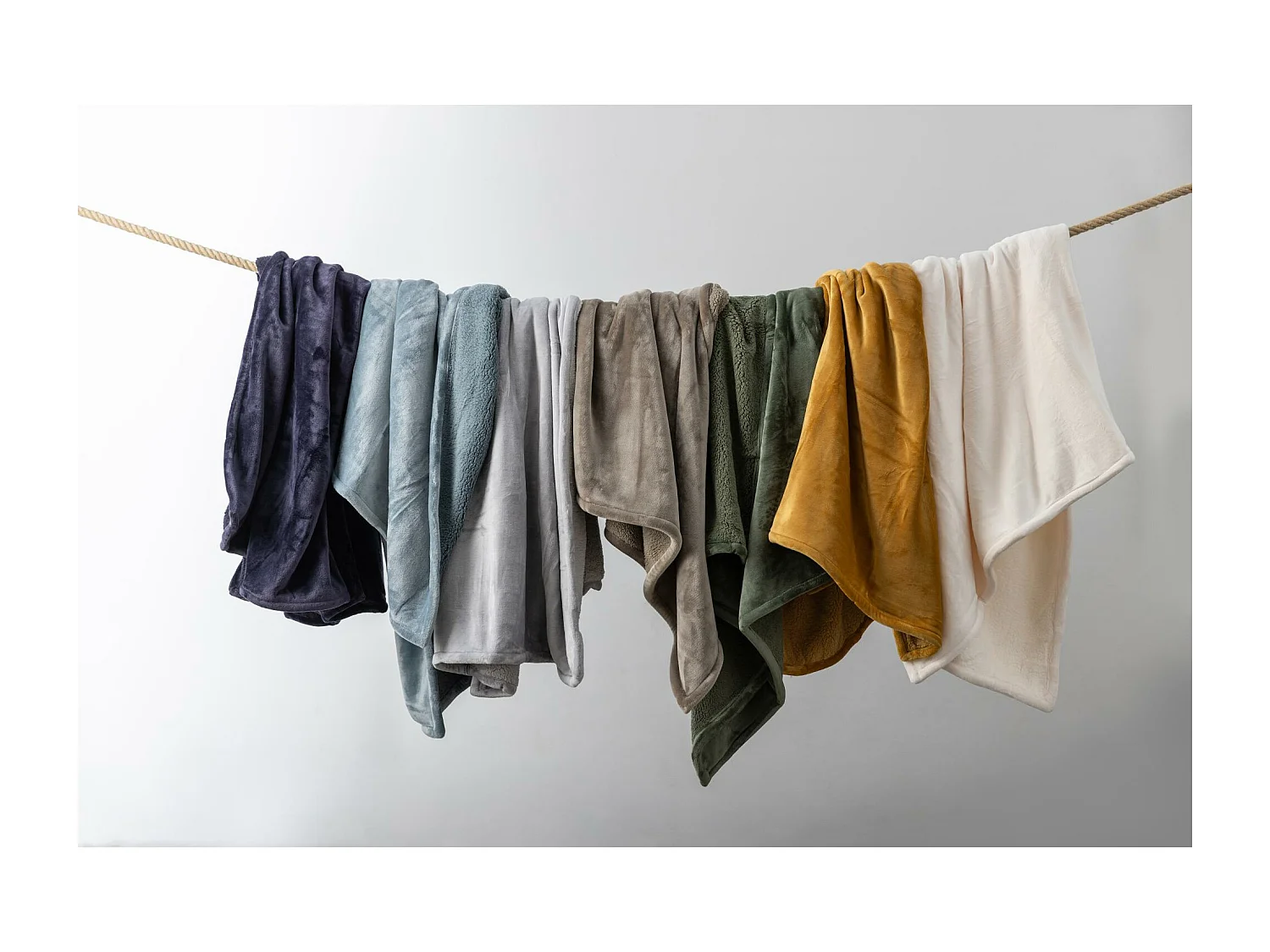 Maxi plaid de poliéster Michka 220 x 180 cm