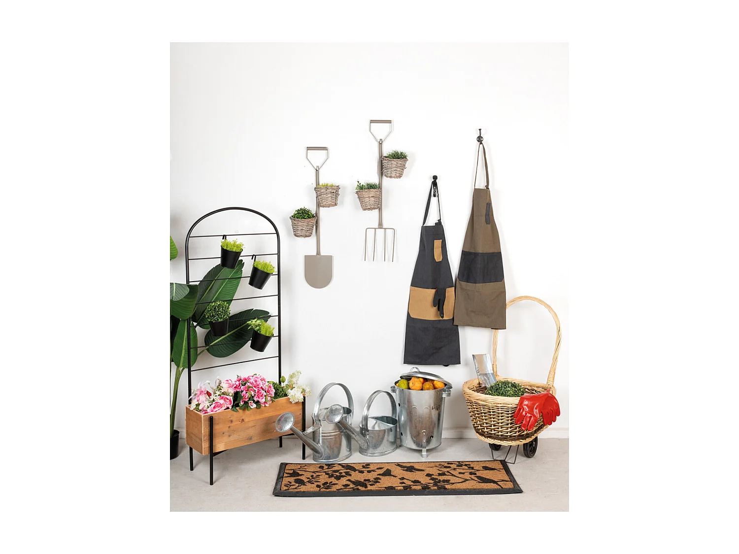 Jardinière en bois avec treillis en métal + 4 seaux