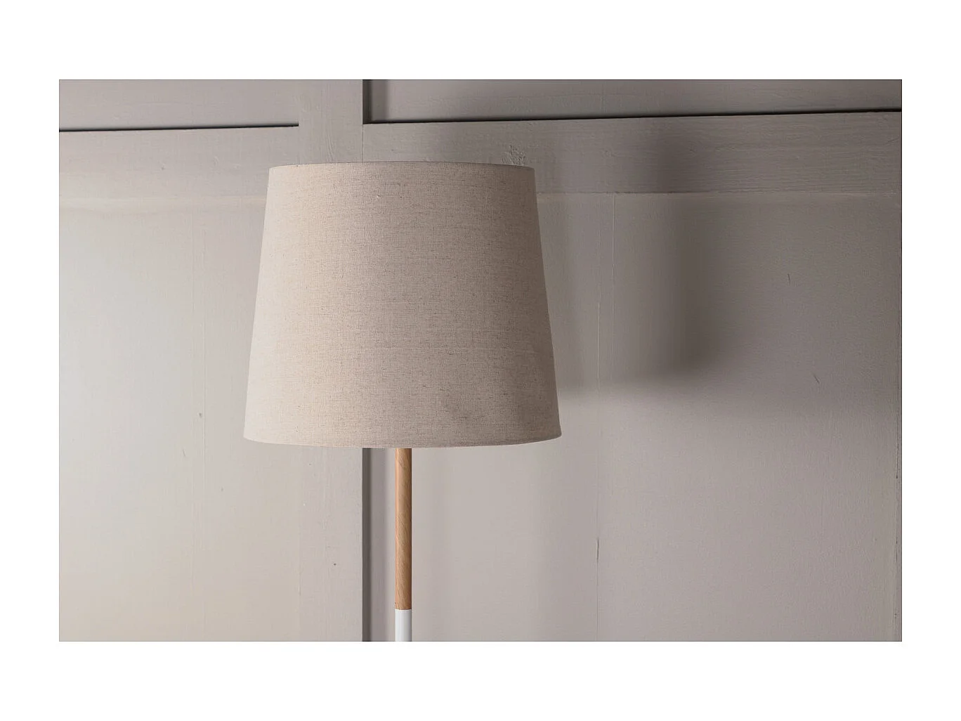 Hattman verlichting vloerlamp 36x36x165cm stof beige, wit, hout.